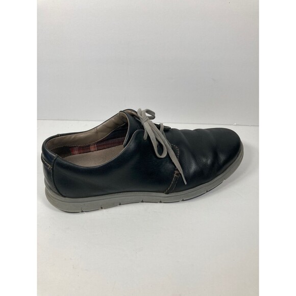 CLARKS 1825 Mens 9.5 Leather Lace Up Oxfords Casual Awesome!